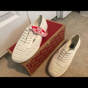 Vans Lace Up Off White - Crochet Style